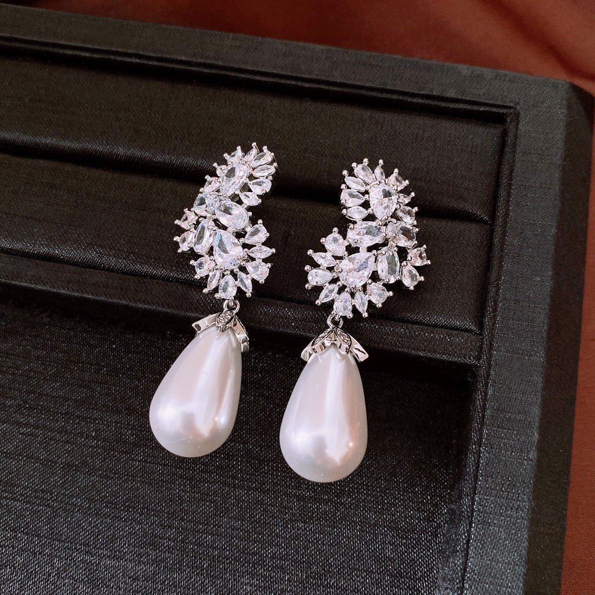 Retro Silver Needle Oval Rhinestone Tassel Earrings Light Luxury Premium Feel Minimalist Niche Versatile Women Ear Jewelry - RALO COLLECTION STUDIO