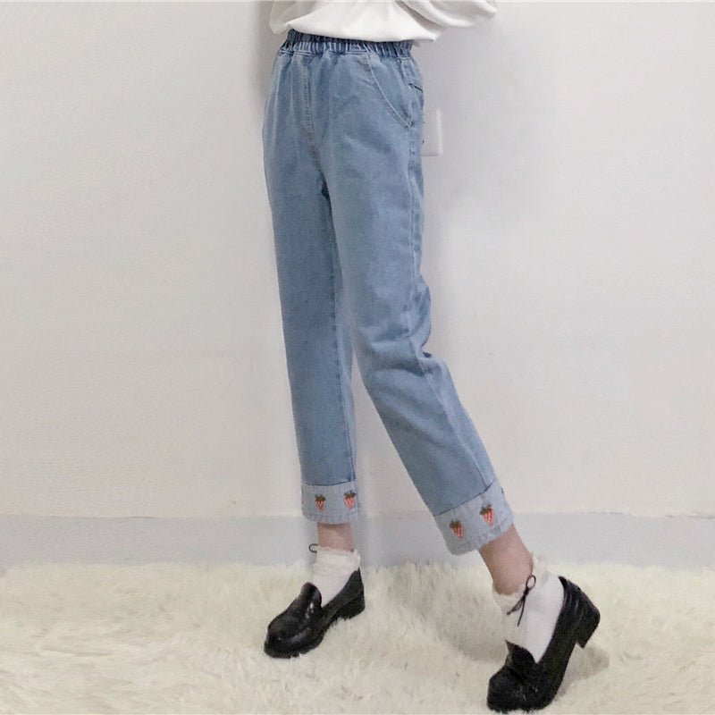 Strawberry embroidery slim jeans - RALO COLLECTION STUDIO