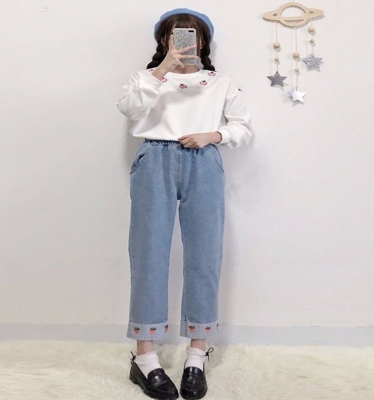 Strawberry embroidery slim jeans - RALO COLLECTION STUDIO